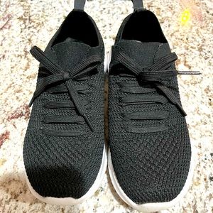 Skechers black slip on sneakers size 6 $18